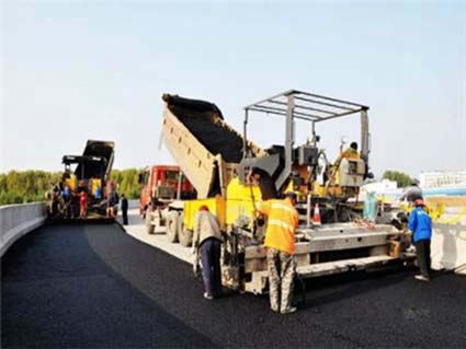 舊城改造柏油路施工